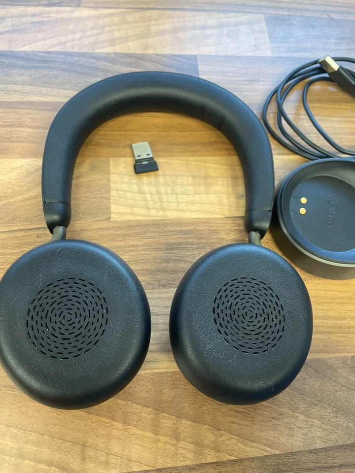 Jabra Evolve2 75 Wireless PC Headset with Charging Dock and 8-Mic Technology - Image 3 of 3
