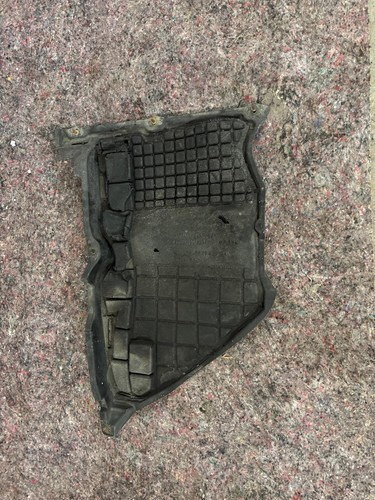 BMW E46 320d 150PS Facelift / Unterbodenschutz Getriebe