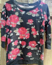 Almost FAMOUS size medium 3/4 Sleeve Rose Swe...