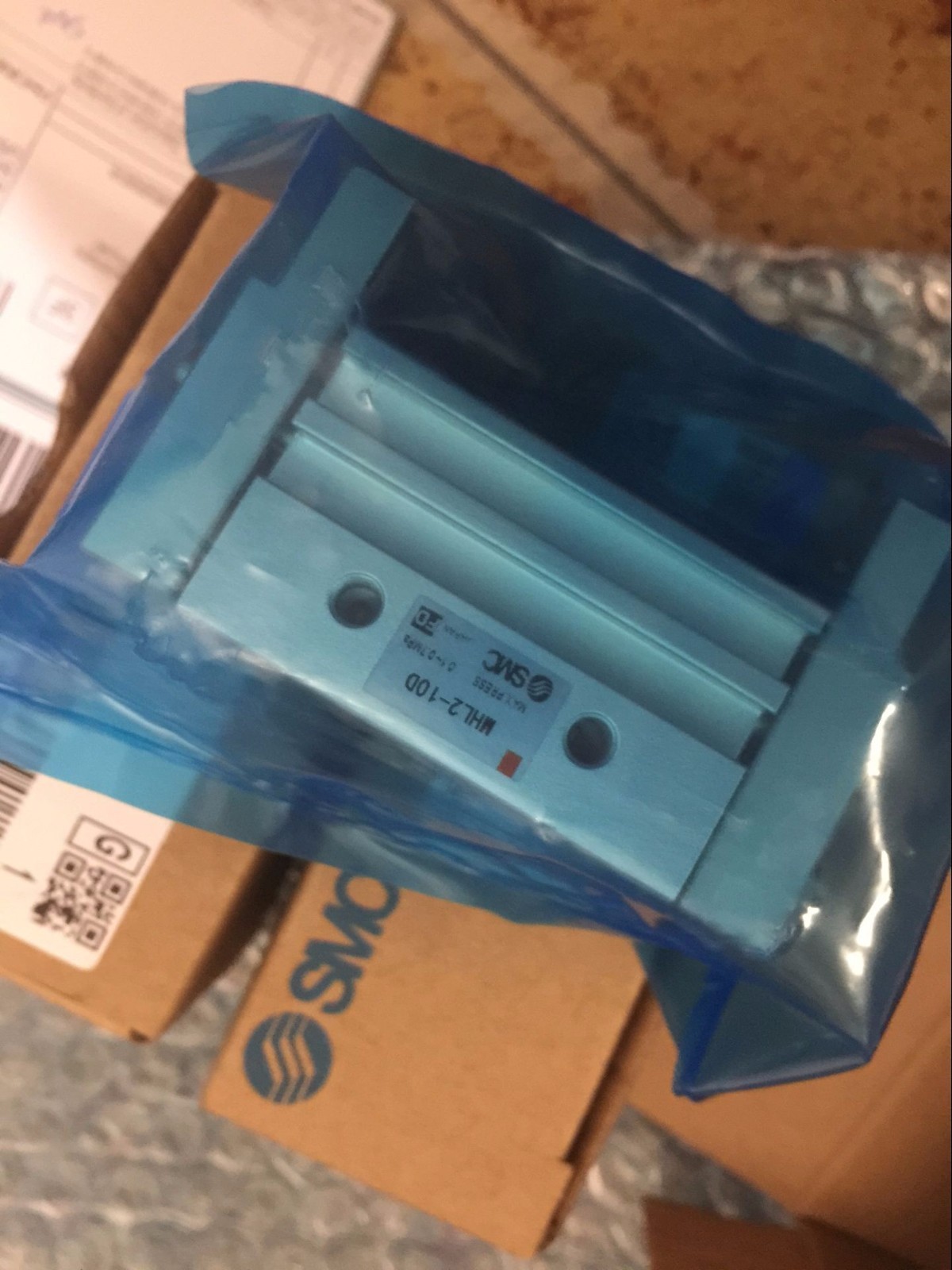 1 Pezzo SMC MHL2-10D1 &ndash; Nuovo Di Zecca Da J-AUTOMATION