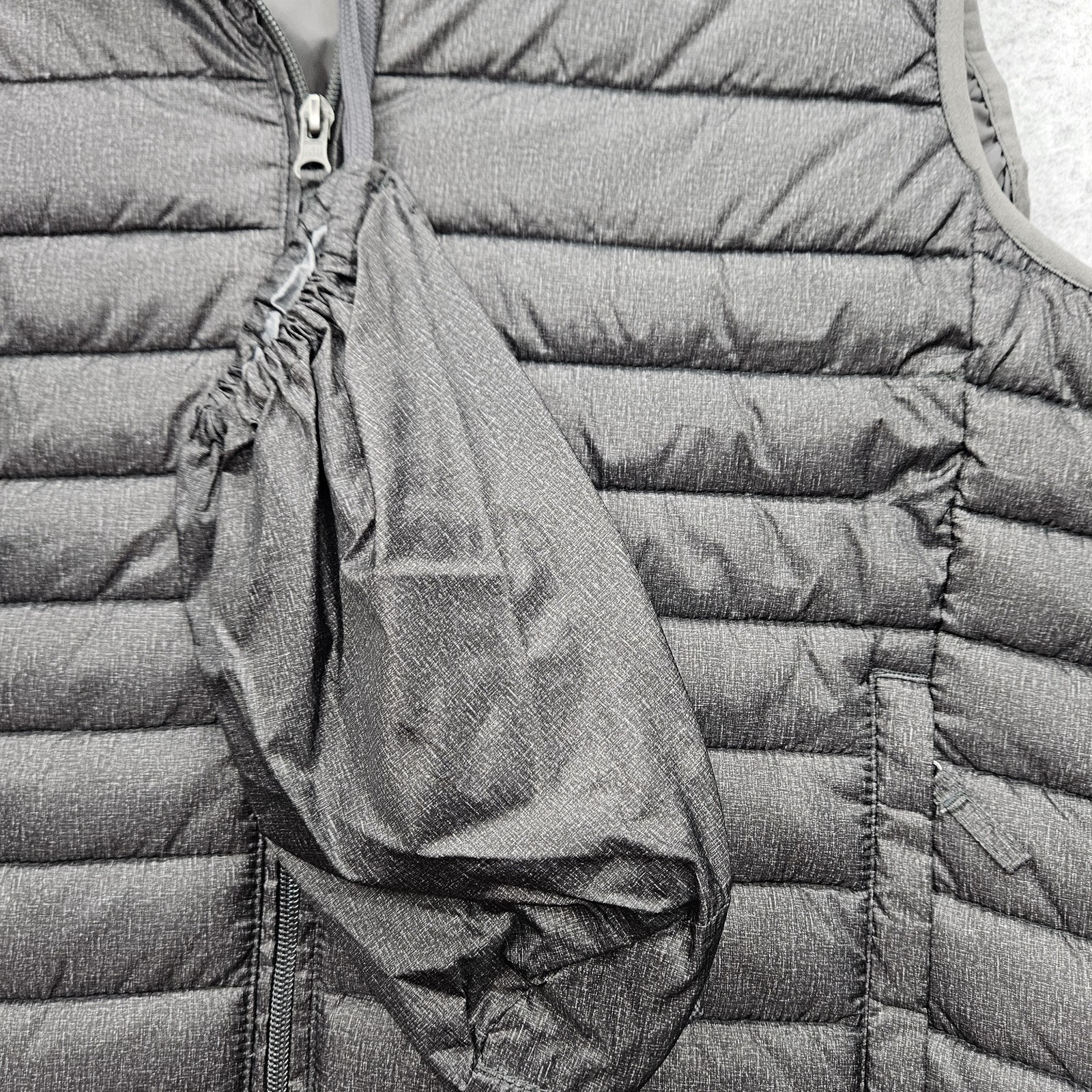 Amazon Essentials Men's Medium Gray Sleeveless Pa… - image 5