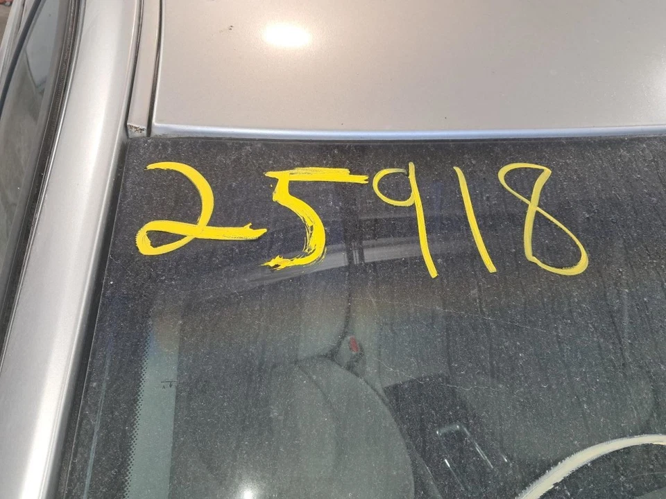 2006 Buick Lucerne Washer Reservoir OEM 3.80L Used 72000 Miles C25918 - Image 2 of 4