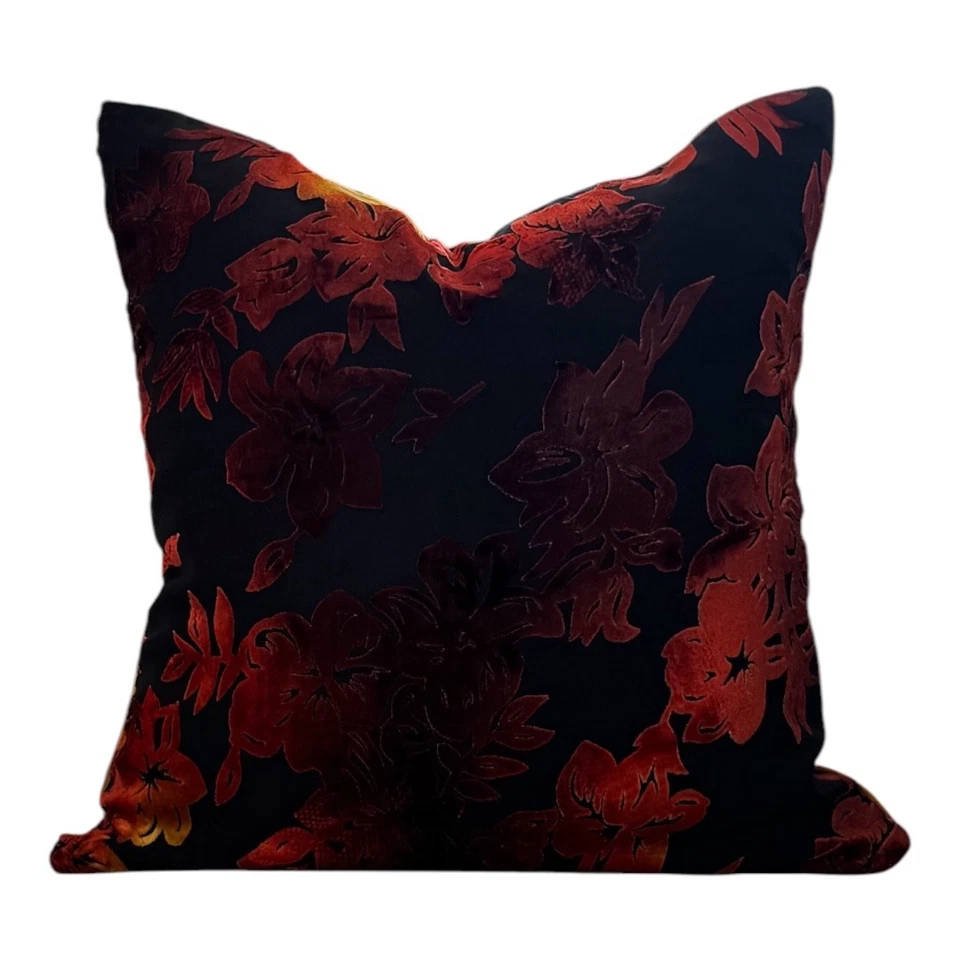 Almohada decorativa de lujo de terciopelo Burnout de ámbar carmesí (inserto incluido) Foto 3 de 4