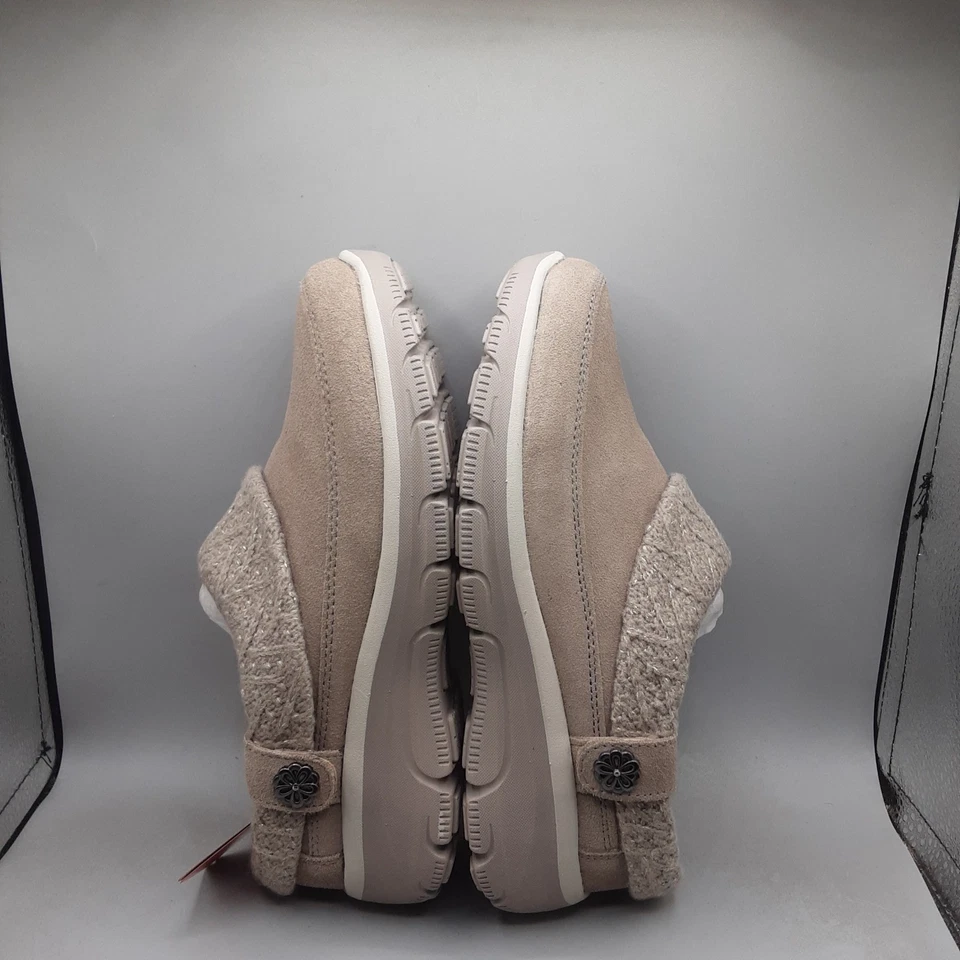 Tamancos femininos Skechers Easy Going Full Bloom 7W camurça acastanhada A204 - Imagem 4 de 4