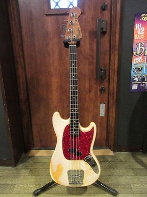 Fender 1966 Mustang Bass Olympic White 3.63kg Hard Case Electric Bass Guitar