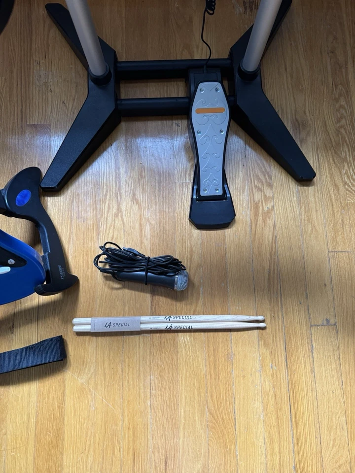 PS4 PS5 Rock Band 4 Bundle , Drums, Jaguar Guitar , Microphone, NO Game Tested! - Image 3 of 3