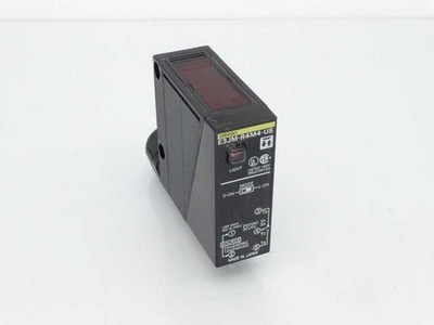 OMRON E3JM-R4M4-US SENSOR NEW - New In Box