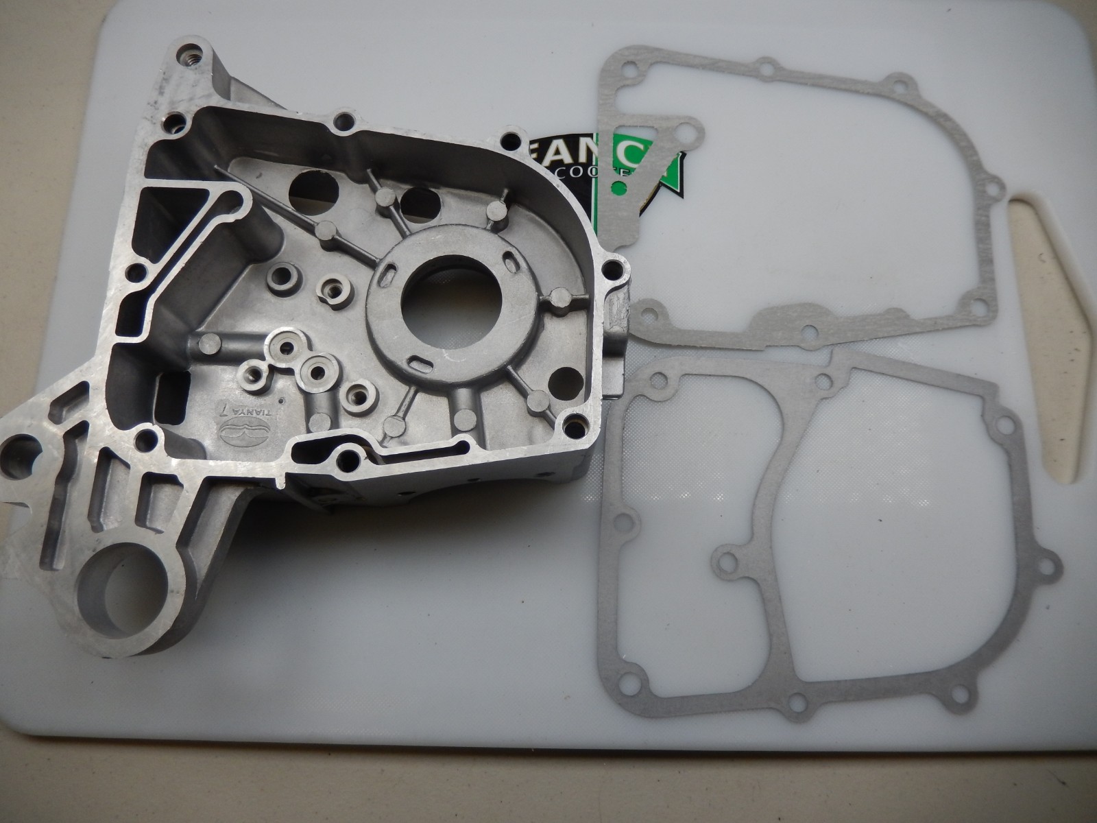ROKETA,TAOTAO,SUNL,BMS,JONWAY 50CC SCOOTER GY6 139QMB ENGINE RIGHT CRANKCASE ROKETA,TAOTAO,SUNL,BMS,JONWAY 50CC SCOOTER GY6 139QMB ENGINE RIGHT CRANKCASE