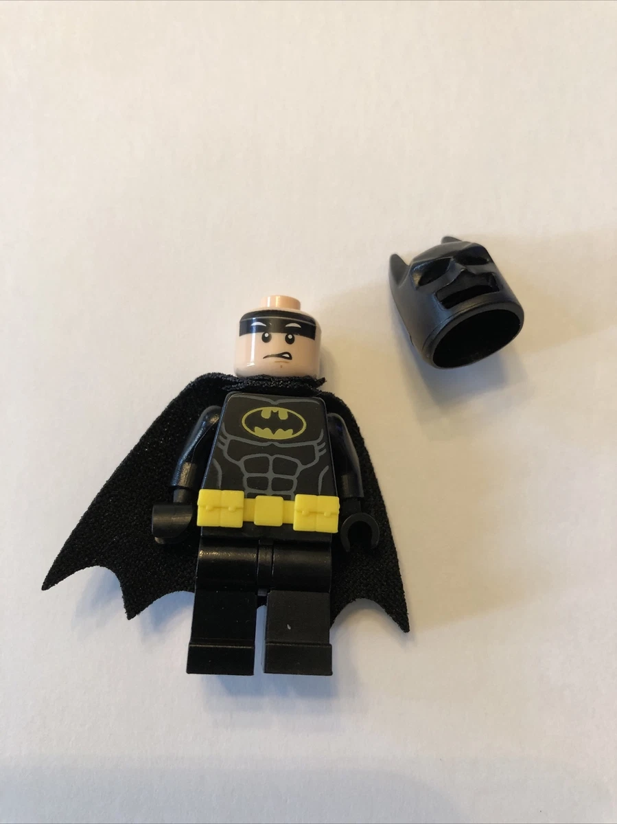 Lego Superheroes Batman Minifigure Sh329 Utility Belt head 3