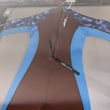 Youth L Wetsuit closet 