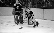 ER323 Bobby Orr _ Eddie Johnston BRUINS 8x10 11x14 16x24 24x36 Photo