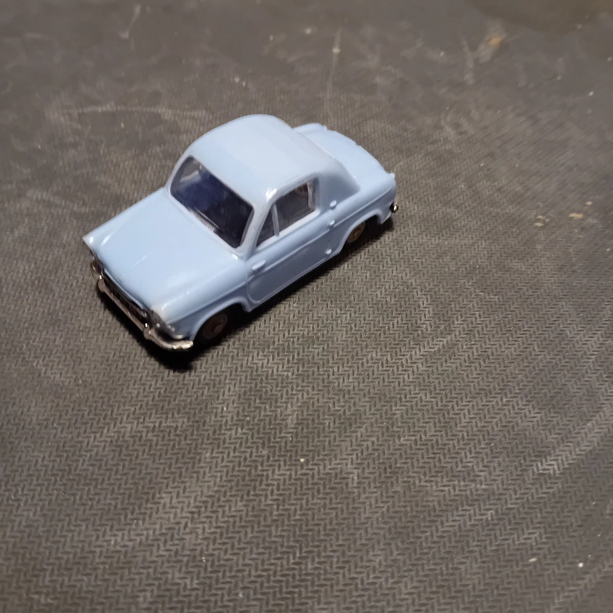 Miniature Norev 1/43 – Vespa 400 – Blanche – En Boîte