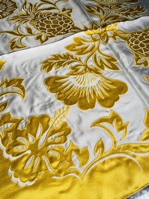 Tory Burch Silk Hawaiian-Print Yellow/White Scarf NWT Incredibly Beautiful