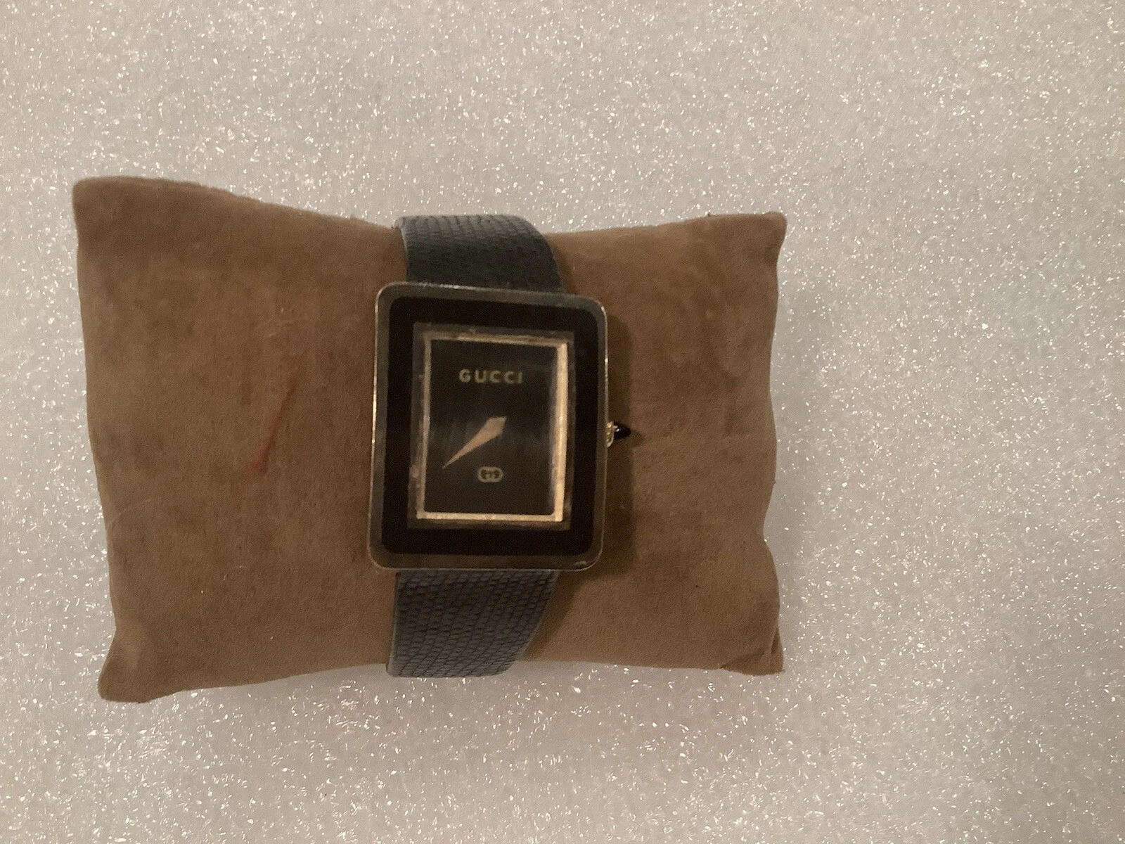 Montre bracelet vintage Gucci Vermeil à remontage mécanique.