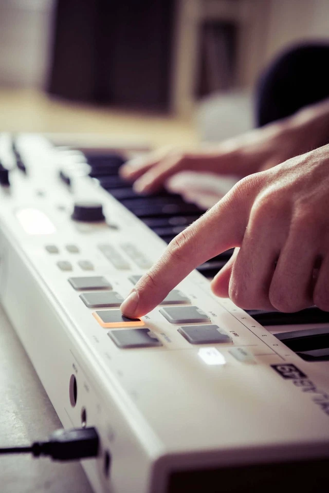 Arturia Keylab 49 Essential - Midi DAW Controller Keyboard 49 Tasten - NEU & OVP - Bild 3 von 4