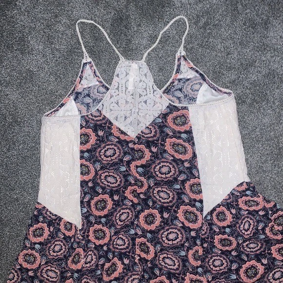 Precioso vestido boho de verano de lino y encaje Foto 3 de 3