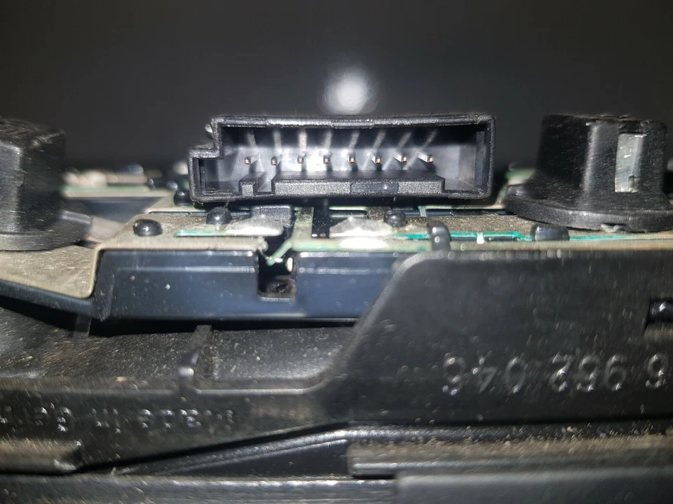 ПЕРЕДНИЙ ВНУТРЕННИЙ ФОНАРЬ НА КРЫШУ BMW Z4 63316962046 M SPORT 2.0P 2008  - Изображение 4 из 4