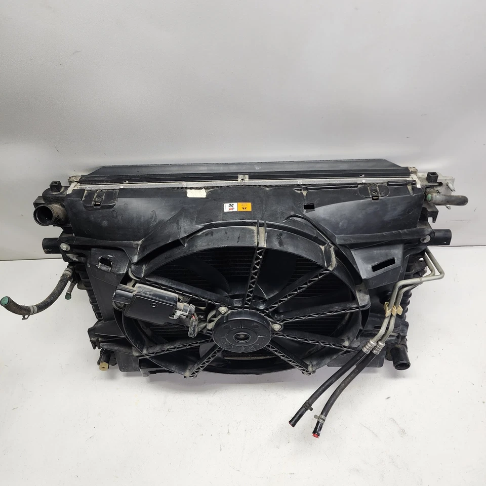 Ford Crown Victoria 2006-2011 ventilador radiador condensador enfriador de aceite conjunto fabricante original Foto 2 de 4