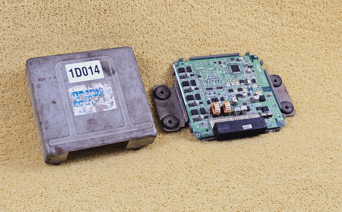 ま MITSUBISHI FUSO 4M50 M7 TRANSMISSION CONTROLE MODULE TCM