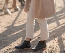 Nisolo Sz 7.5 Eva Everyday Chelsea Black Leather  Boots Ret $228