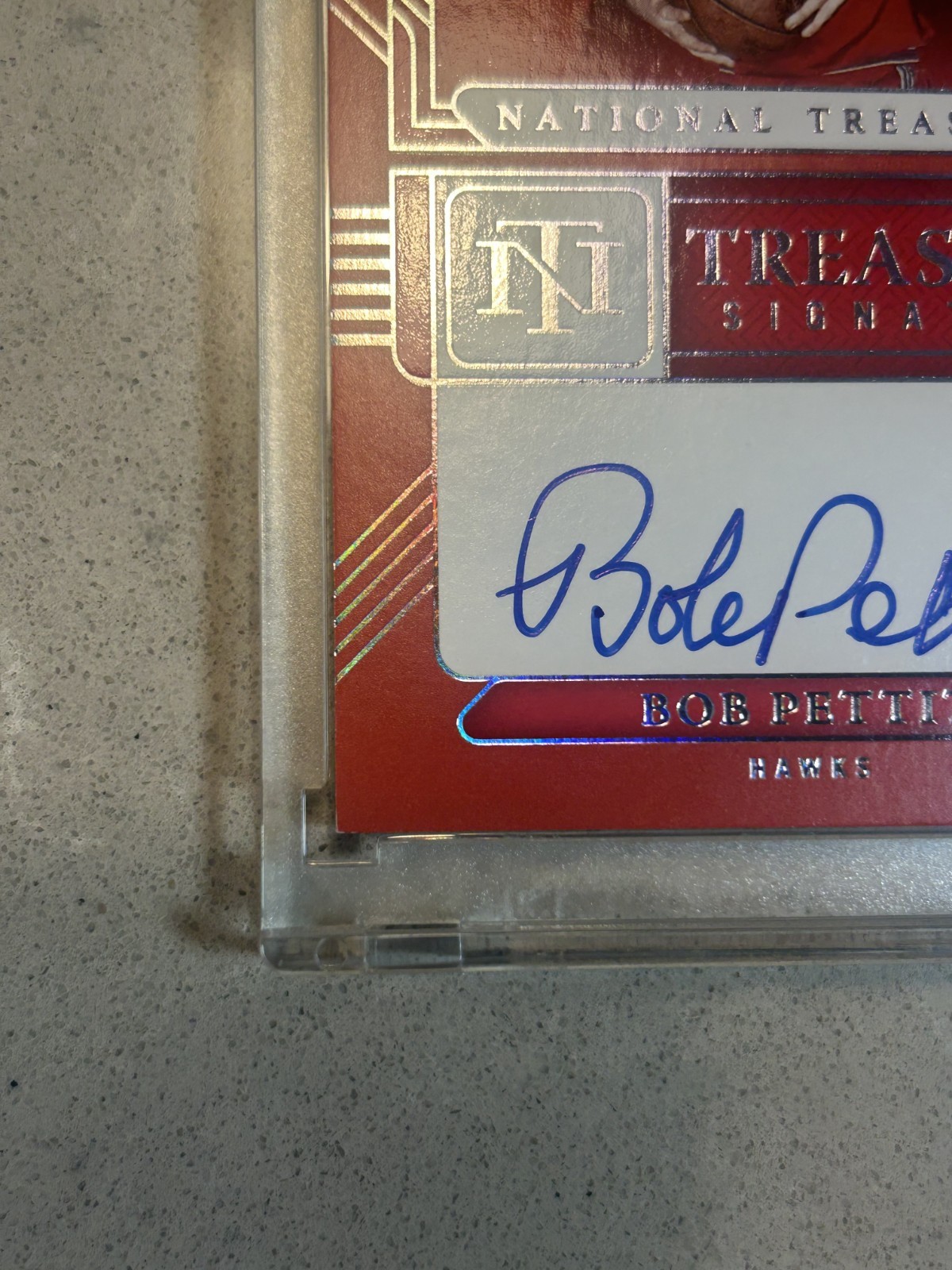 2024 Panini National Treasures Bob Pettit Auto /8 Treasured Signatures view 4
