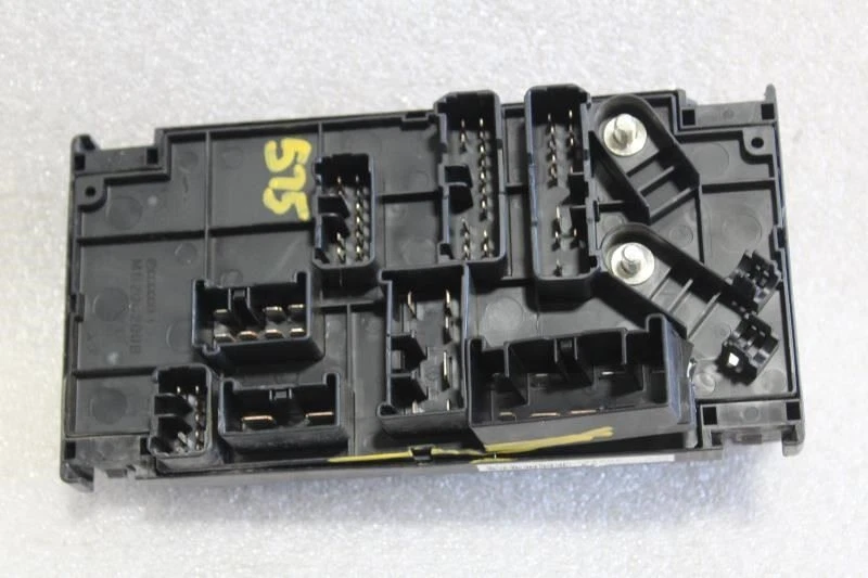 2015 SUBARU IMPREZA WRX MOTOR ENGINE FUSE BOX 2.0L 82241VA030 - Image 2 of 4