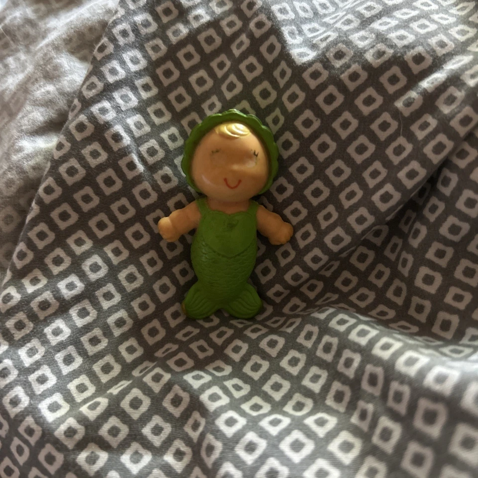 Ultra RARO Sea Wees Bebés Bebé Surf Figura Aleta Verde Gorro Rubio Foto 3 de 4