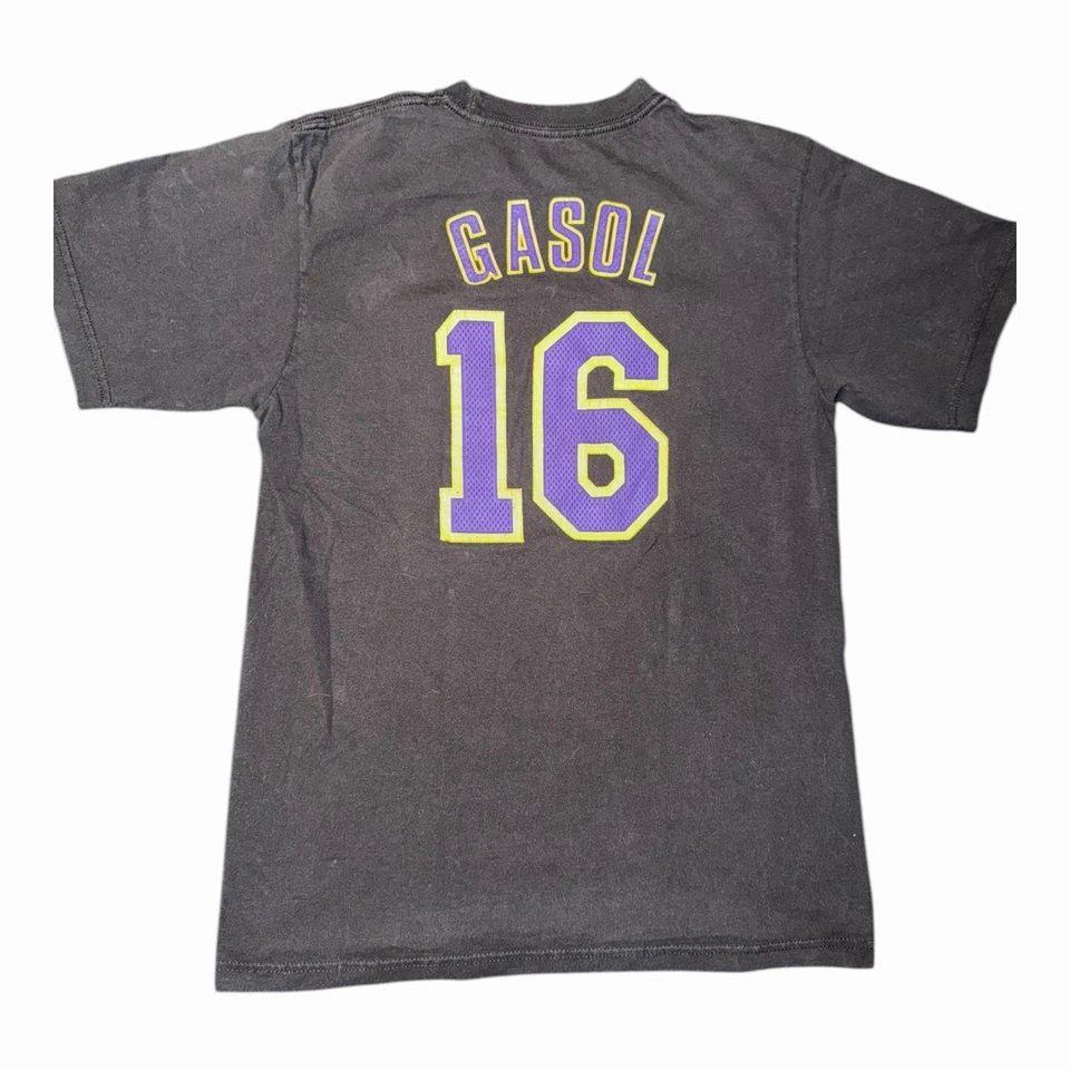 Vintage Los Angeles Lakers Pau Gasol #16 T-Shirt Jersey Black Men’s Size Medium - Image 3 of 4