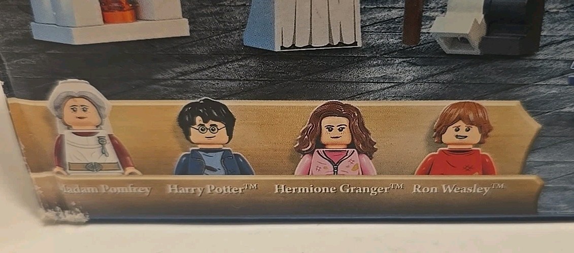 LEGO Harry Potter Hogwarts Hospital Wing (76398) New Sealed