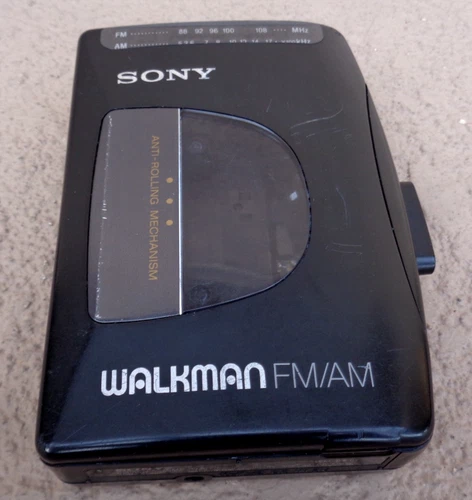 SONY WM-FX10 AM/FM PORTABLE CASSETTE PLAYER TESTED WORKING *READ*