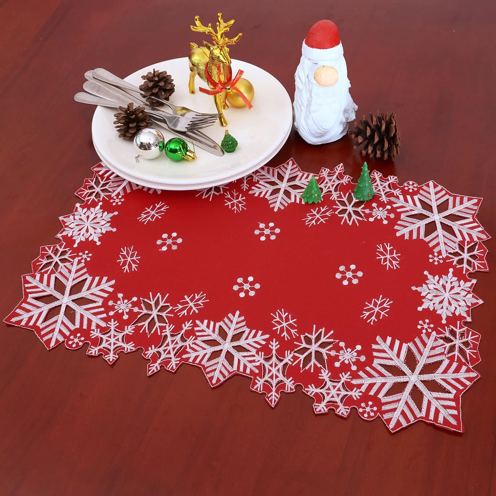 Simhomsen Embroidered Snowflakes Table Placemats for Christmas Holiday ...