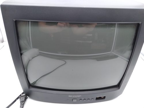 Sharp 13TH30 13-Inch CRT TV - Color Television with Remote - Power On Tested - Picture 3 of 10