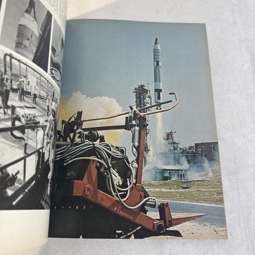 Gemini Space MIssions, Peterson's Book of Man in Space, A New Environment, 1974 - Picture 13 of 16