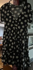 Women’s  Knee Length Daisy Dress Size 20W Unbranded Well cared for.