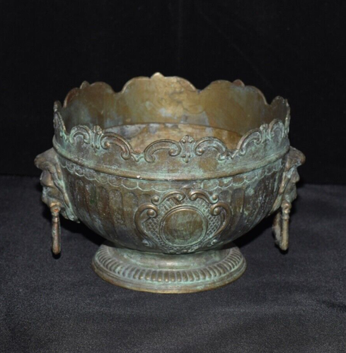 Verdigris ciotola anello testa di leone Monteith invecchiato placcato argento patinato con spilla fiore