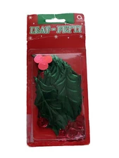 Amscam Holly and Berry Leaf-Fetti