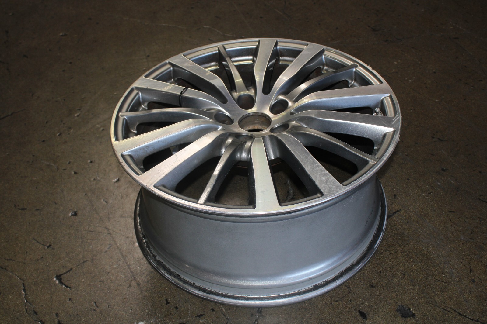Maserati Ghibli, Quattroporte, Front Wheel, Curb Rash, Used, P/N 980157008
