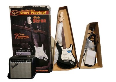 Fender Squier Affinity Series Strat Frontman 15 Watt Guitar Amp Stand & Manual 