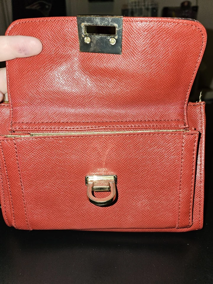 Bolso de hombro de cuero rojo para mujer Ivanka Trump Foto 3 de 4