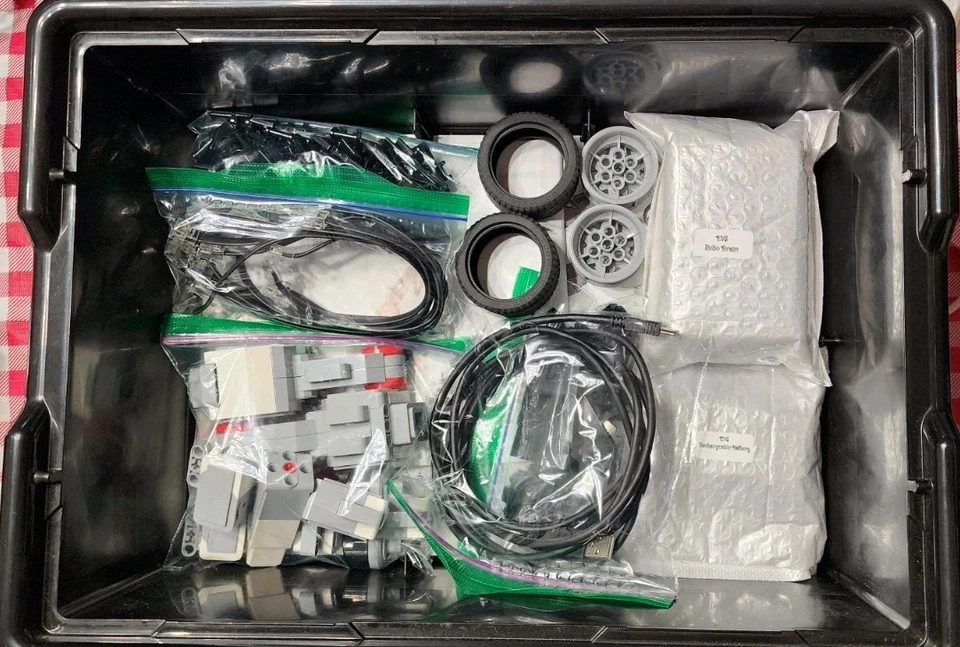 LEGO Mindstorms Education EV3 Core Set 45544 Version 39 100% Complete w/Charger - Image 2 of 4