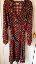 FLORAL /  TILE  DRESS  size 20 / 18