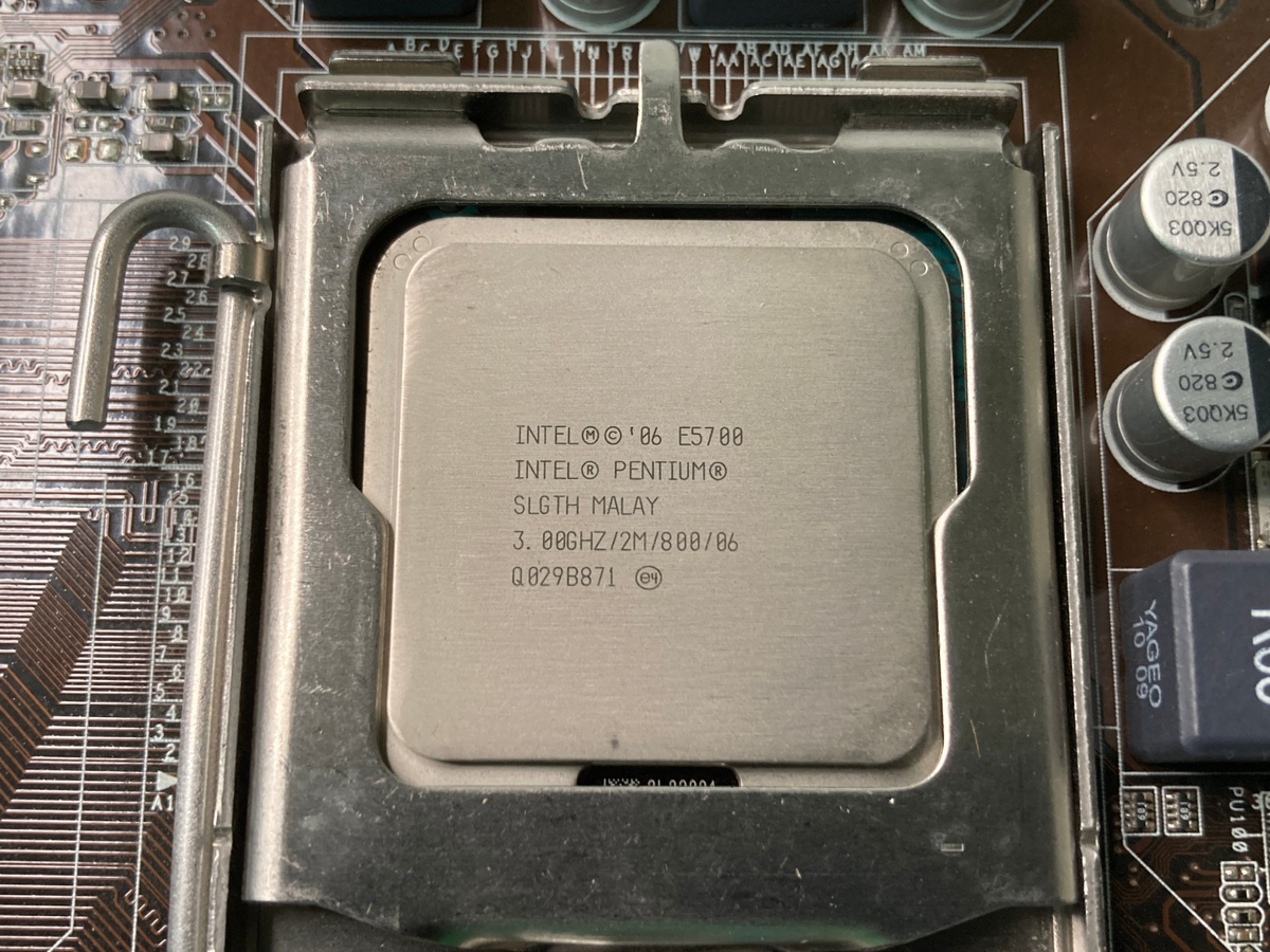 Carte mère ASUS P5G41T-M LE - Accessoires informatique