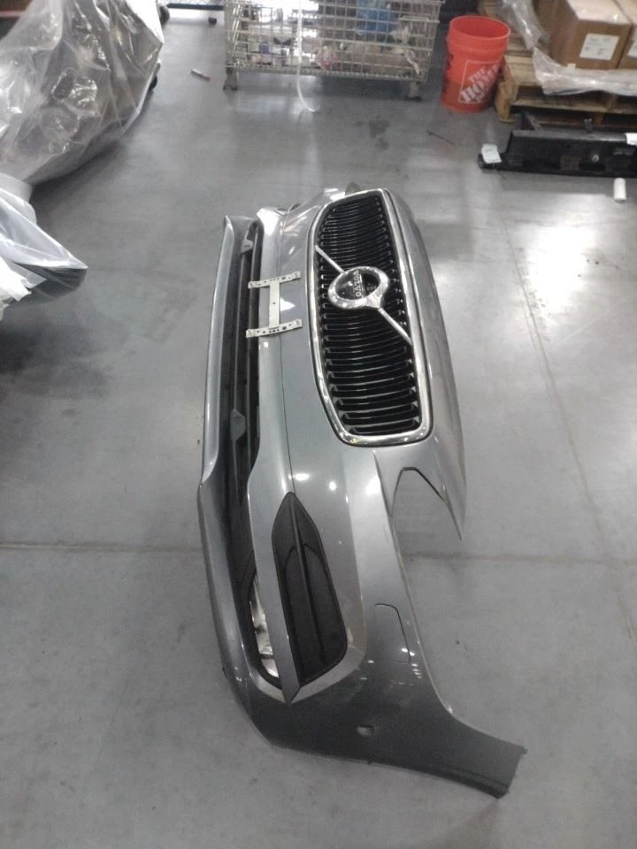 Front Bumper Inscription With Fog Lamps Park Assist Fits 17-20 VOLVO S90 572139 — 第 2/4 张图片