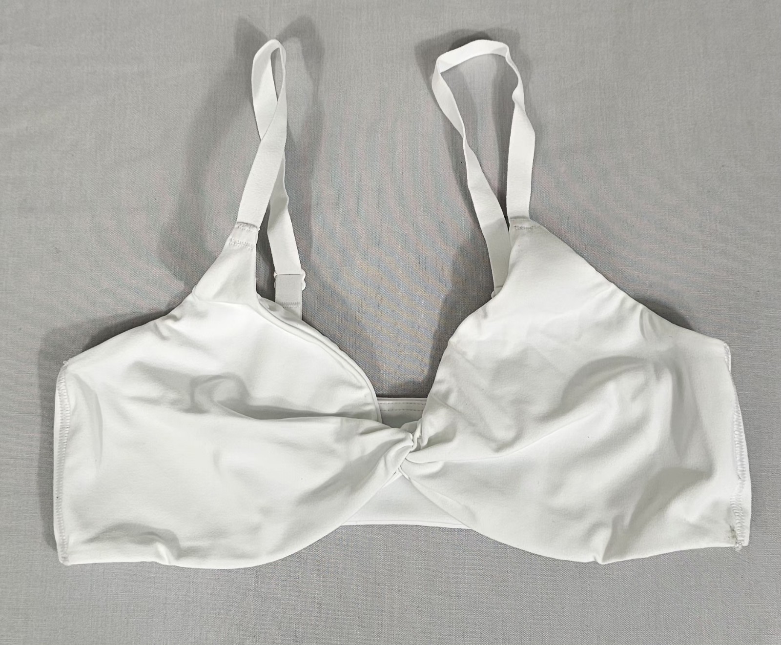 Gymshark White Sports Bra Twist Front Light Support Activewear Gym Yoga Size...