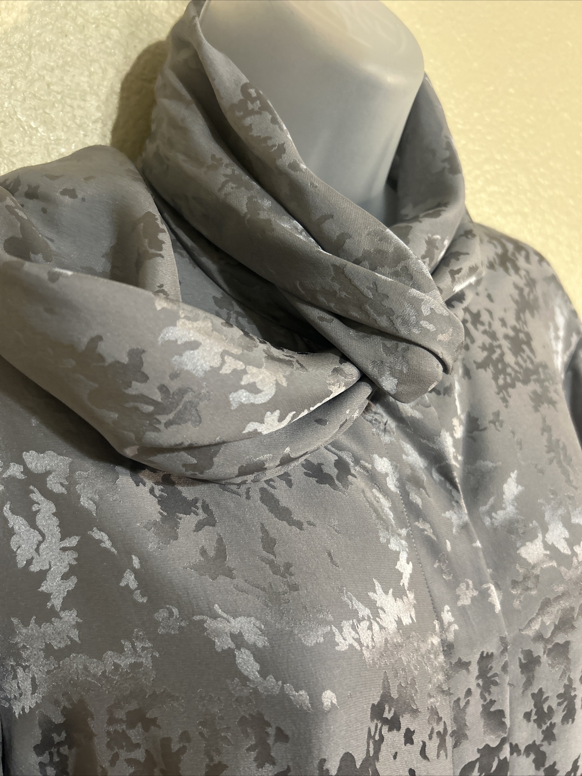 Silk Studio By Claude Bennett Silver/Gray Long Sl… - image 3