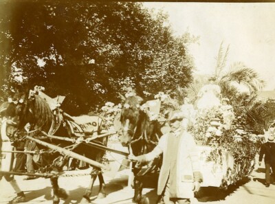 Frankreich Le Havre Karneval? Parade Pferde schwimmen altes Amateurfoto 1910