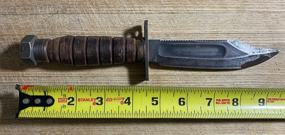 Vintage RARE Camillus 8-1979 Fixed Blade Fighting Knife. - Image 2 of 3