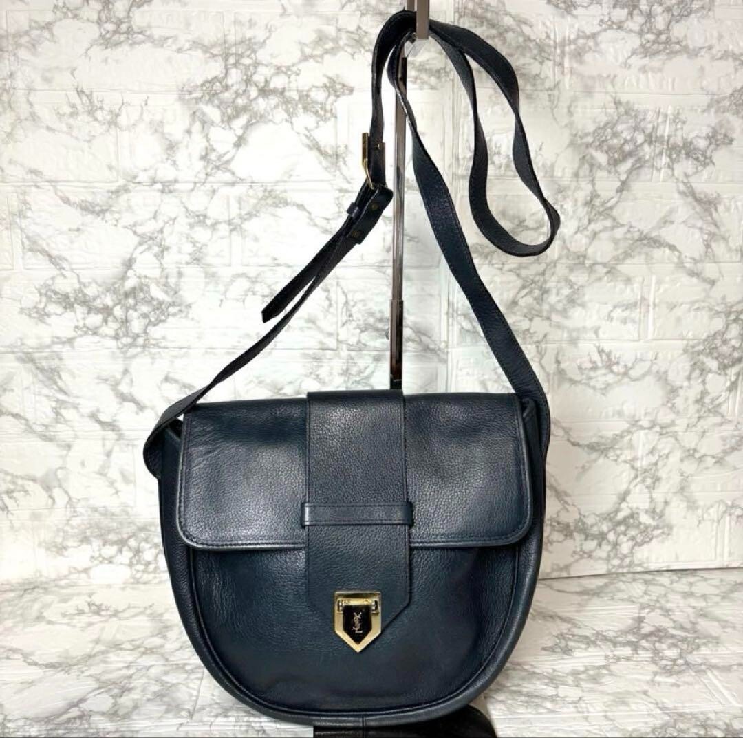 Borsa a tracolla Yves Saint Laurent in pelle nera da donna dal Giappone