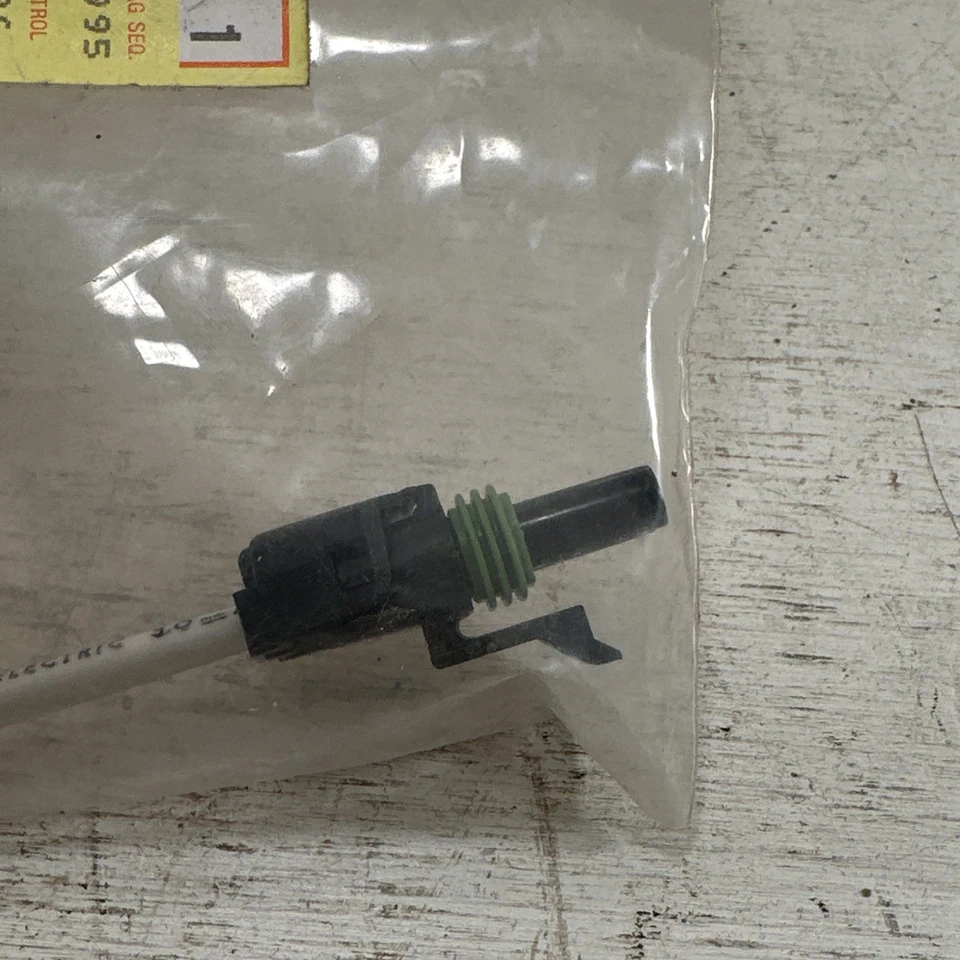 New GM 12126452 Delco PT723 GM OEM Multi-purpose Connector Pigtail Fans Sensors - Image 2 of 4