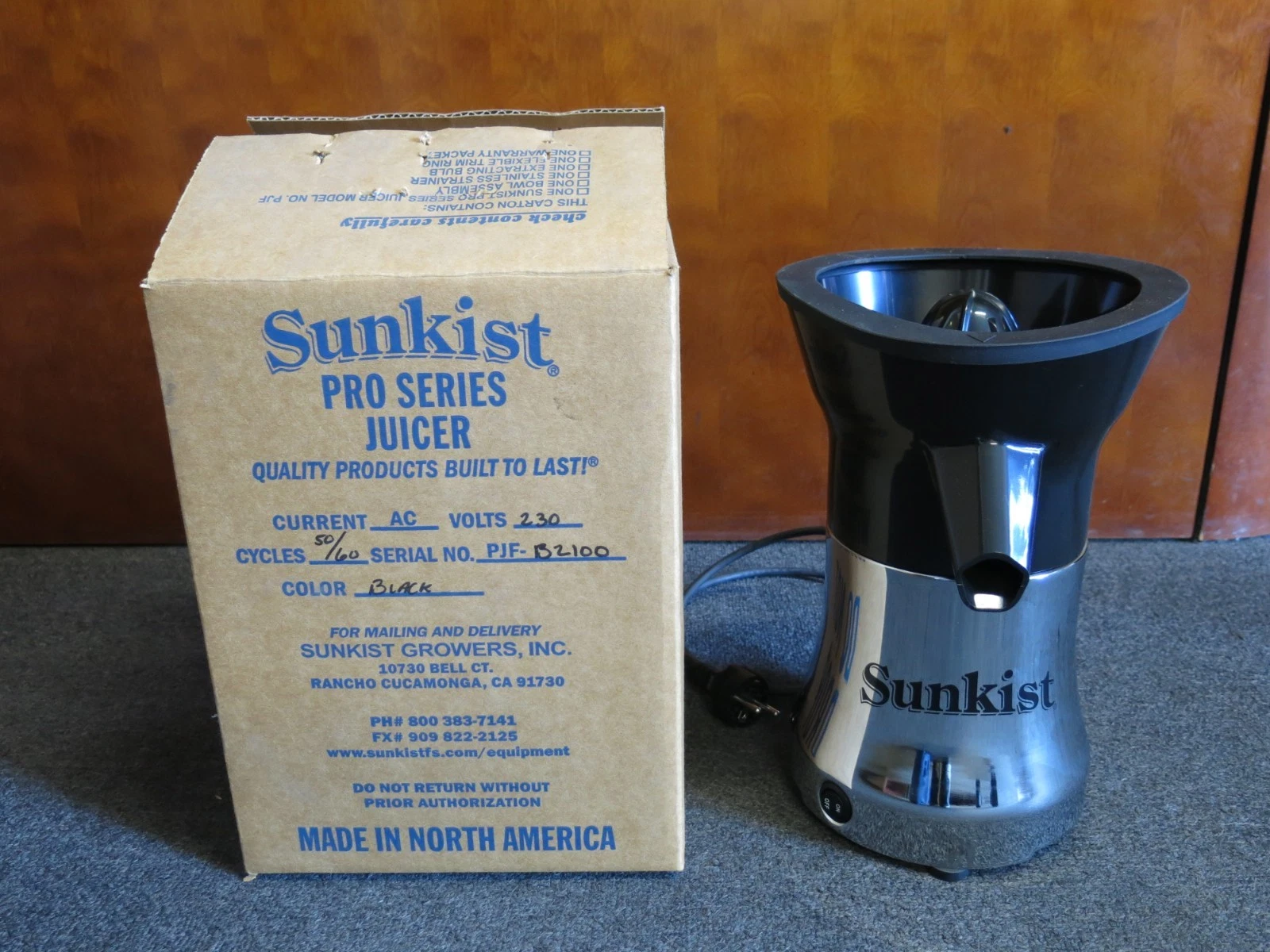 Sunkist PJF-B1 Pro Series Citrus Juicer, 230 V, 11-3/4" H 7-1/2" Dia - Black